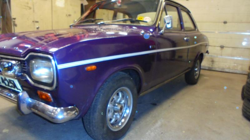 FORD ESCORT 1300E